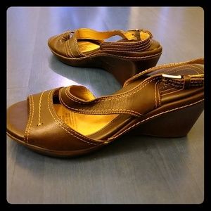 Naturalizer brown wedge sandals